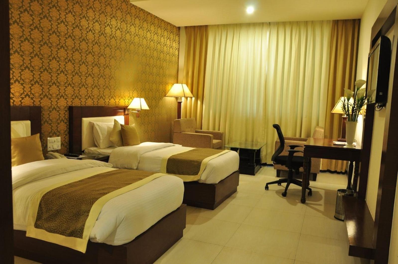 Hotel Devashish Haldwāni Exterior foto
