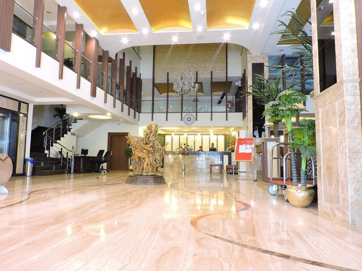 Hotel Devashish Haldwāni Exterior foto